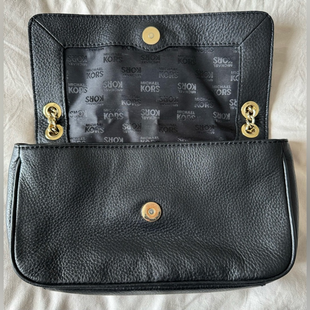 Michael Kors Fulton Flap Shoulder Bag in Black Leather - Picture 3 of 5